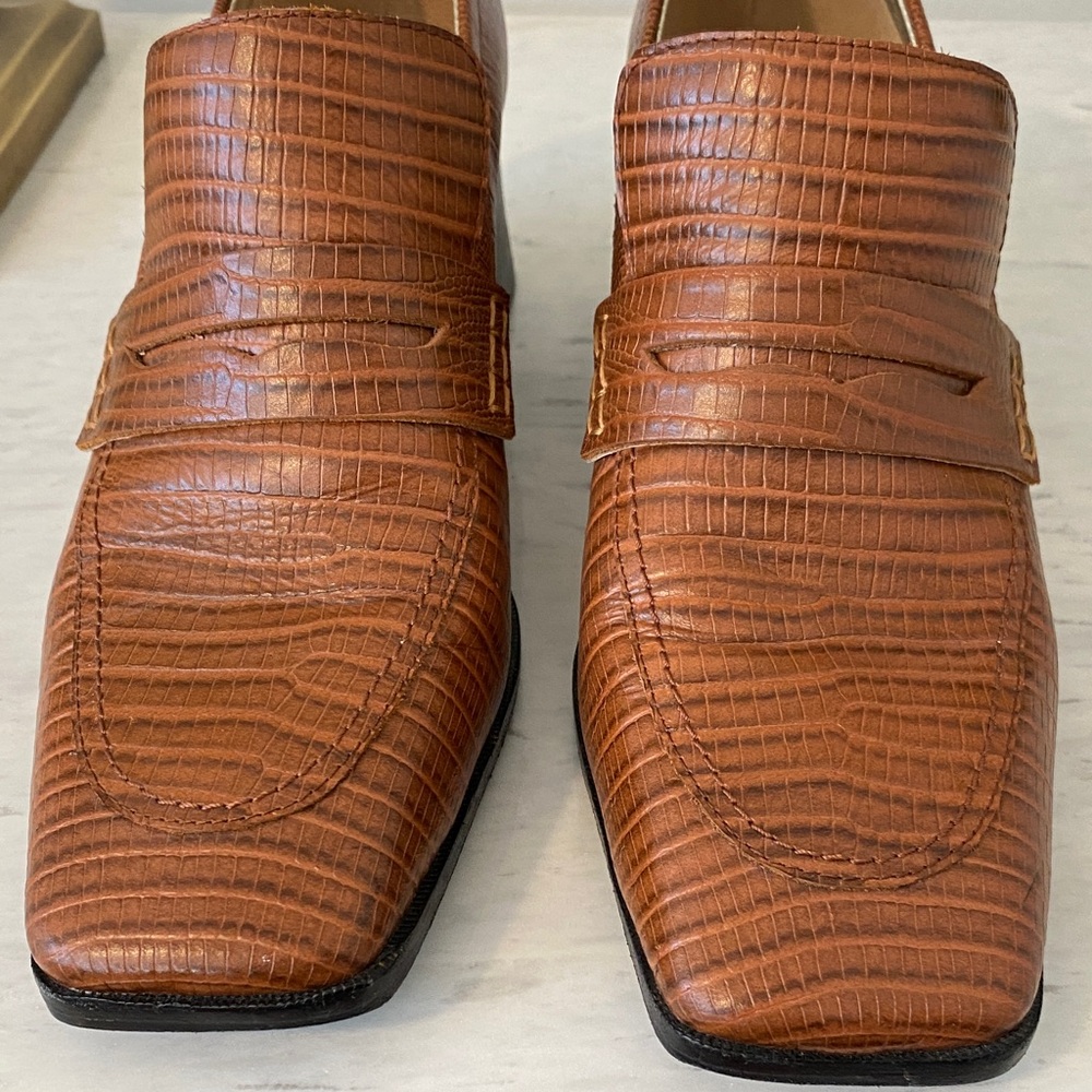 Elegant Tan Crocodile Pattern Platform Shoes - image 4